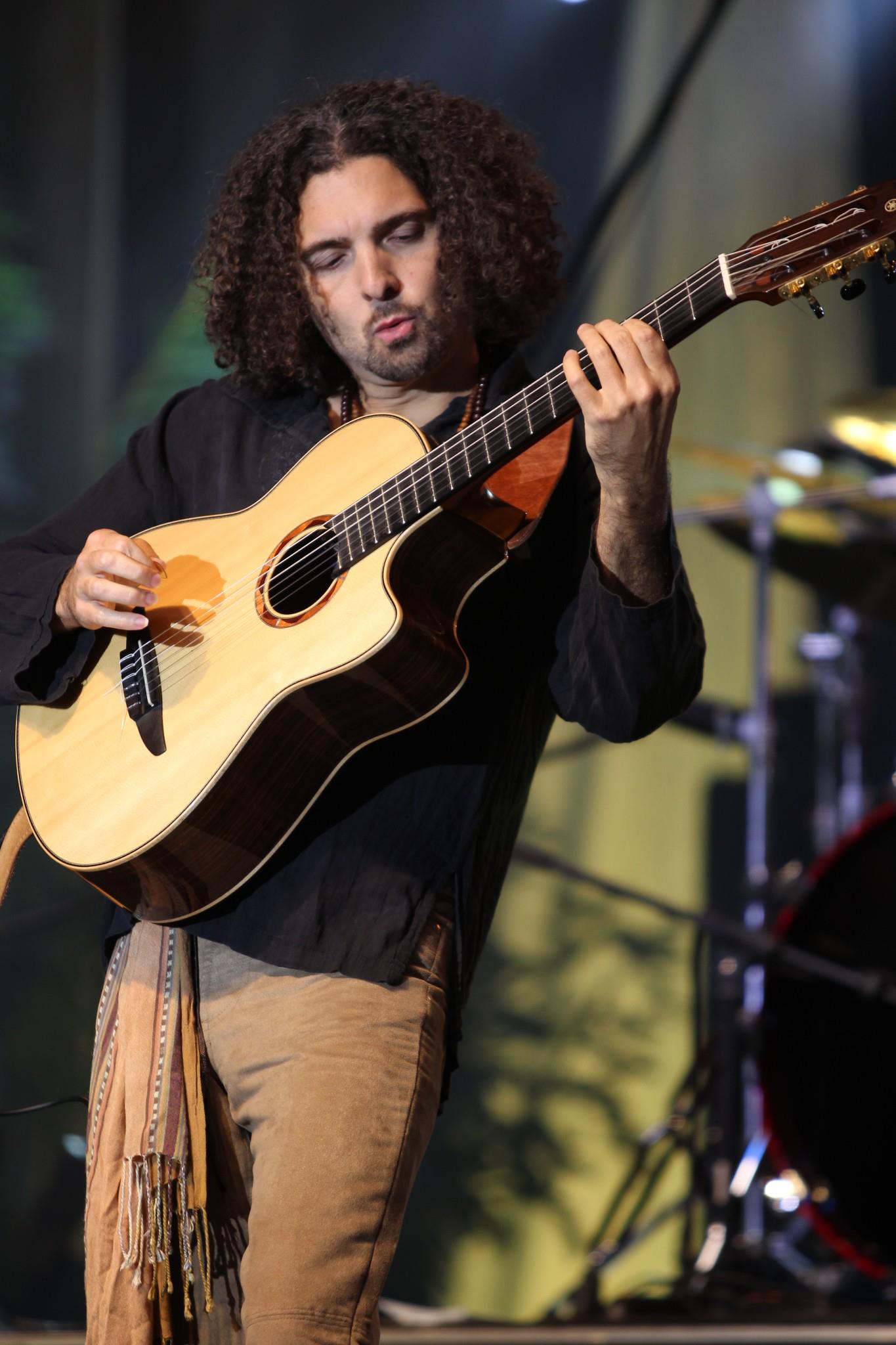 http://dl.songsara.net/instrumental/Esfand91/Johannes%20Linstead_Tales%20Of%20A%20Gypsy%20(2012)%20(128)%20SONGSARA.NET/Johannes%20Linstead.jpg